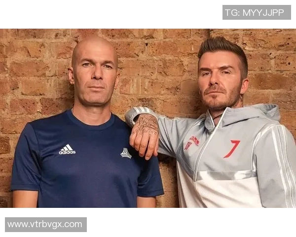 足球巨星携爱子温情亮相赛场父子同框瞬间感动无数球迷