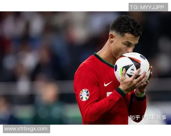 足球巨星的经典出场动作揭秘 力量与魅力的完美融合